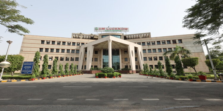 IIM Lucknow invites applications for 2-year MBA for working professionals; register before November 20