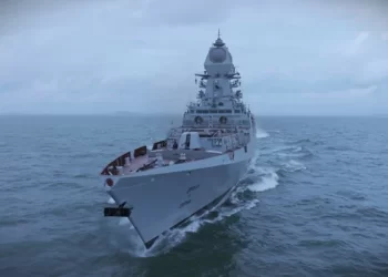 Raksha Mantri Shri Rajnath Singh unveils crest of Project 15B stealth guided missile destroyer Yard 12706 (Imphal)