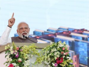 PM addressing at the Surat Diamond Brouse inaugration