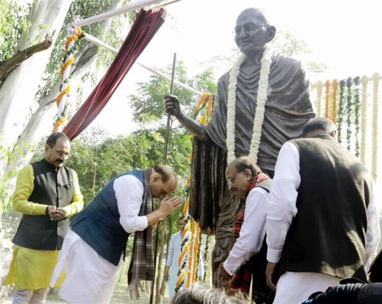 Raksha Mantri Shri Rajnath Singh inaugurates 10-feet tall statue of Mahatma Gandhi at Gandhi Darshan near Rajghat, Delhi