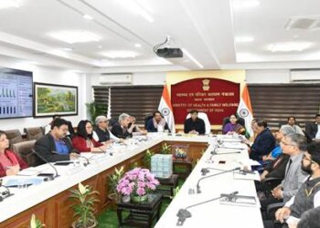 Dr. Mansukh Mandaviya reviews COVID-19 Situation and Preparedness of public health system for Surveillance, Containment and Management in view of rising COVID-19 Cases in some parts of the country