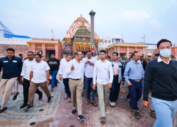 VK Pandian, 5T & Nabin Odisha Chairman Inspects Puri Srimandir Parikrama Project