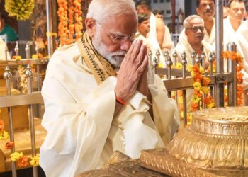 WATCH PM Narendra Modi offered prayers at the sacred Thriprayar Shree Ramaswami Temple, Thrissur District in southern state of Kerala.