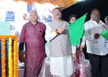 Dharmendra Pradhan, Ashwini Vaishnaw Flag Off Maurya Express From Sambalpur Station