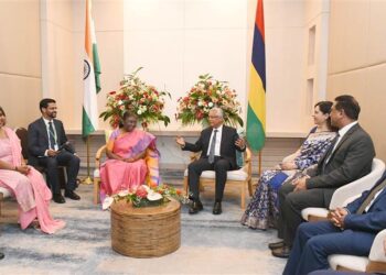 PRESIDENT OF INDIA IN MAURITIUS; MEETS PRESIDENT ROOPUN AND PRIME MINISTER JUGNAUTH
