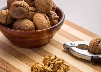 Love walnuts? Know its benefits and side-effects