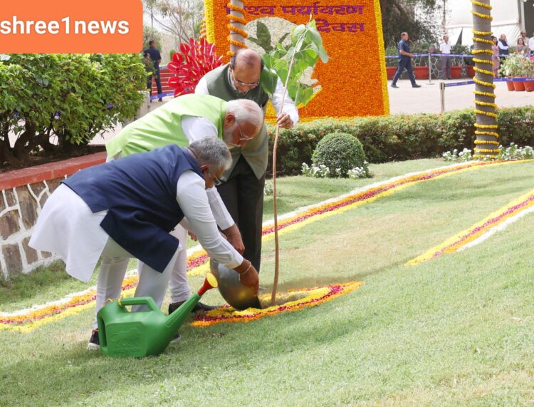 Prime Minister launches 'Ek Ped Maa Ke Naam' Campaign