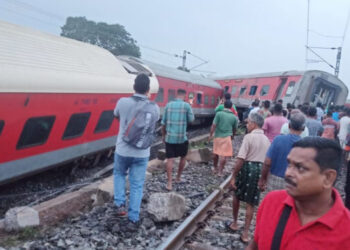 Howrah-CSMT Express Train Derails In Jharkhand, Two Dead