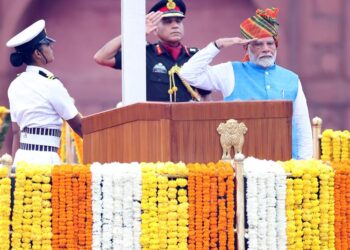 PM Modi hoists the Tricolour flag on the occasion of 78th Independence Day celebrations at Red Fort, Pays Tribute To Freedom Fighters