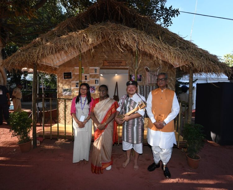 PRESIDENT OF INDIA INAUGURATES BHARATIYA KALA MAHOTSAV AT RASHTRAPATI NILAYAM