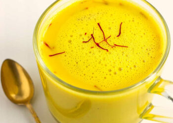 Weight Loss to cholesterol control, know amazing benefits of consuming Saffron (kesar) milk