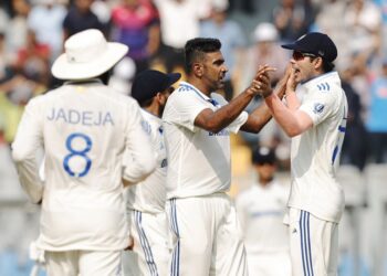 India vs New Zealand 3rd Test: India Grab The Initiative, Reduce NZ To 171/9 At Stumps On Day 2