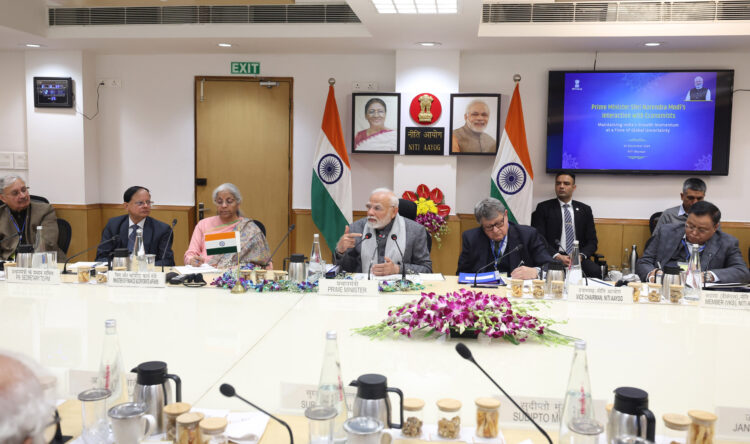 PM Modi meets eminent economists at NITI Aayog