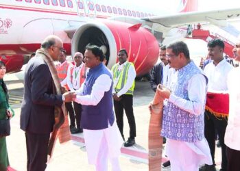 CM Majhi, Dharmendra Pradhan Welcome Singapore President Thurman Sanmugaratnam At Bhubaneswar Airport