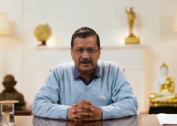 Kejriwal Releases AAP’s Manifesto For Middle Class, Makes 7 Demands From Centre