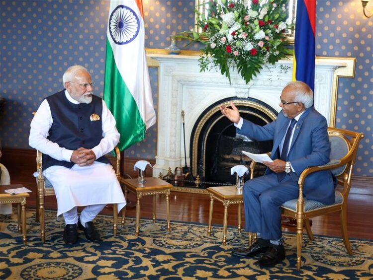 Prime Minister meets with the President of the Republic of Mauritius