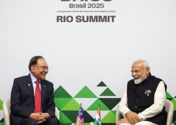 BRICS: PM Modi meets Leaders of Vietnam, Cuba, Malaysia