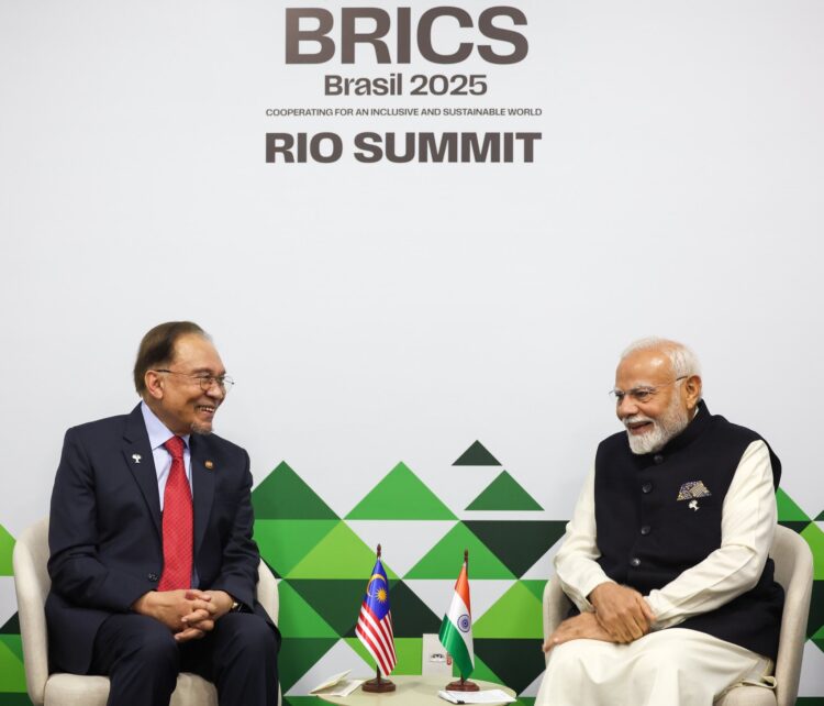 BRICS: PM Modi meets Leaders of Vietnam, Cuba, Malaysia
