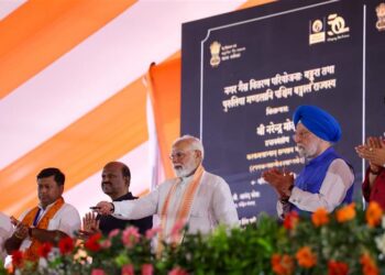 Prime Minister Shri Narendra Modi lays foundation stone, inaugurates development works worth over ₹5,400 crore in Durgapur, West Bengal