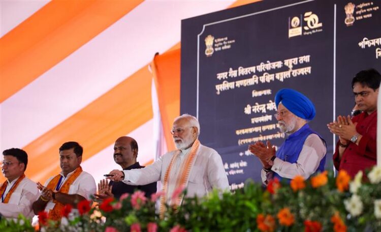 Prime Minister Shri Narendra Modi lays foundation stone, inaugurates development works worth over ₹5,400 crore in Durgapur, West Bengal