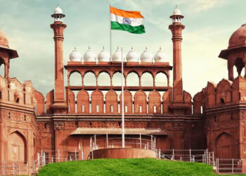 Independence Day 2025: Why do we hoist national flag on August 15 and unfurl it on Republic Day?