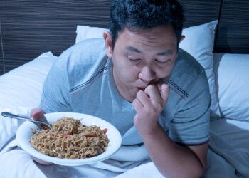 How long before bed should you eat? The real answer isn’t the same for everyone