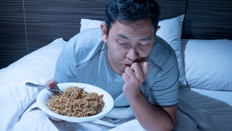 How long before bed should you eat? The real answer isn’t the same for everyone