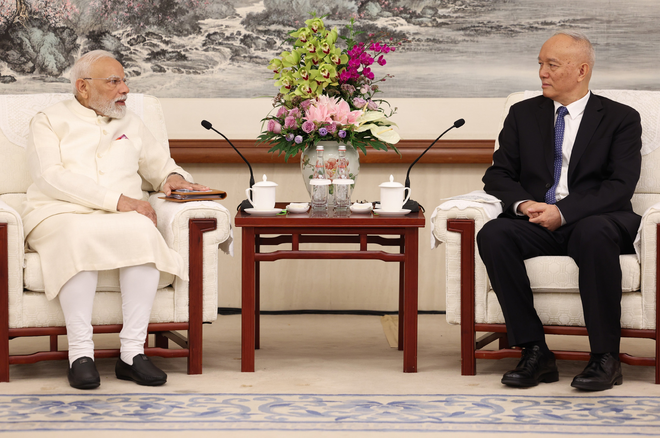 PM Modi Meets Politburo Standing Committee Member Cai Qi, Discusses Economic And Political Issues