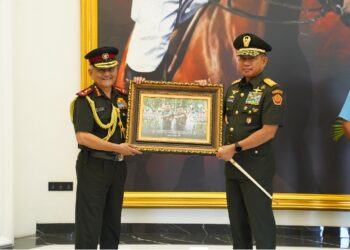 CDS Chauhan meets Indonesian counterpart; discusses Defence ties, maritime collaboration