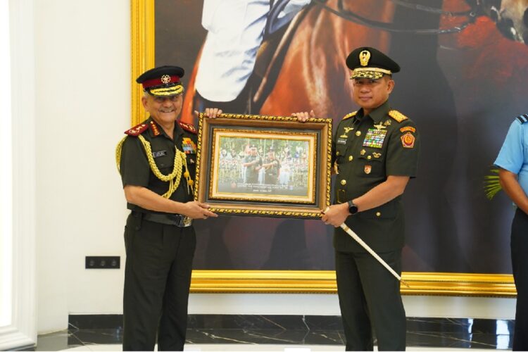 CDS Chauhan meets Indonesian counterpart; discusses Defence ties, maritime collaboration