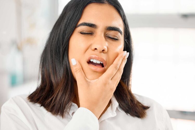 From jaw pain to bad breath: 7 signs you need dental care