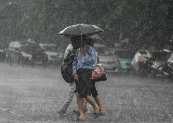 Deep Depression Weakens, To Morph Into Well-Marked Low-Pressure In 12 Hours