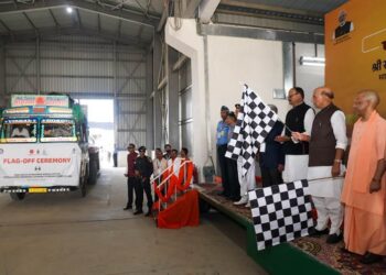 Aatmanirbhar Bharat: Raksha Mantri and UP Chief Minister flag-off first batch of BrahMos missiles manufactured at BrahMos Integration & Testing Facility Centre under UP Defence Corridor in Lucknow