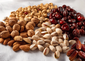 5 Dry Fruits That Help Reduce Uric Acid Naturally