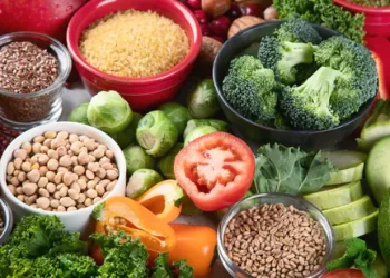 Gastroenterologist recommends top 5 fibre-rich foods to keep your gut happy