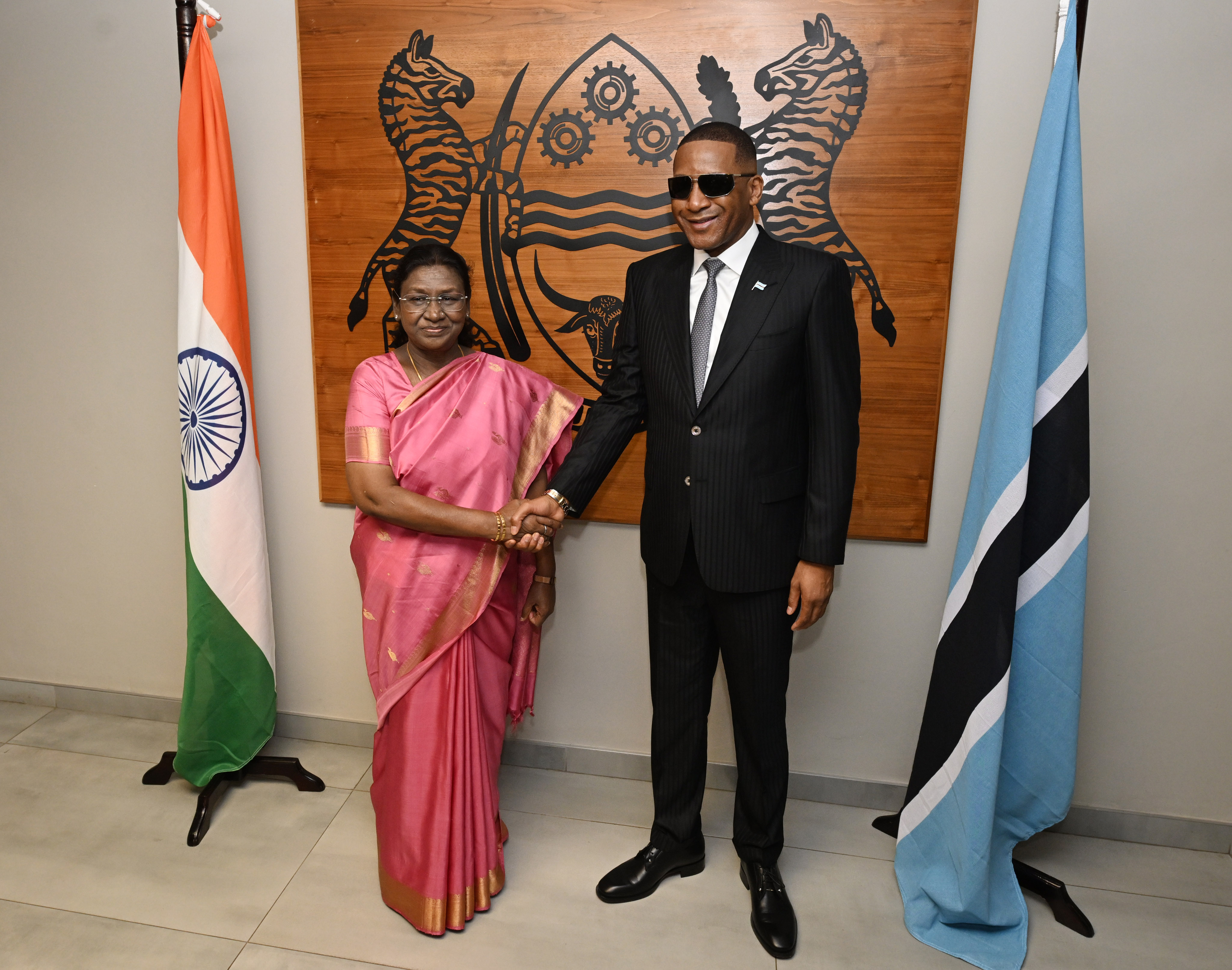 PRESIDENT OF INDIA IN BOTSWANA; HOLDS BILATERAL MEETING WITH PRESIDENT BOKO AND LEADS DELEGATION-LEVEL TALKS