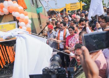 Dy CM Parida Flags Off Pilgrim Special Train With 775 Senior Citizens From Berhampur