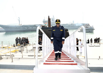 PRESIDENT OF INDIA TAKES A SORTIE IN SUBMARINE – INS VAGHSHEER