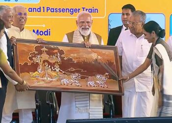 Prime Minister Shri Narendra Modi lays foundation stone, inaugurates, flag off various developmental projects in Thiruvananthapuram, Kerala