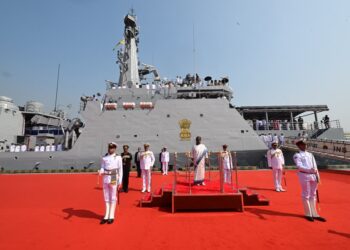 PRESIDENT OF INDIA WITNESSES INTERNATIONAL FLEET REVIEW AT VISAKHAPATNAM