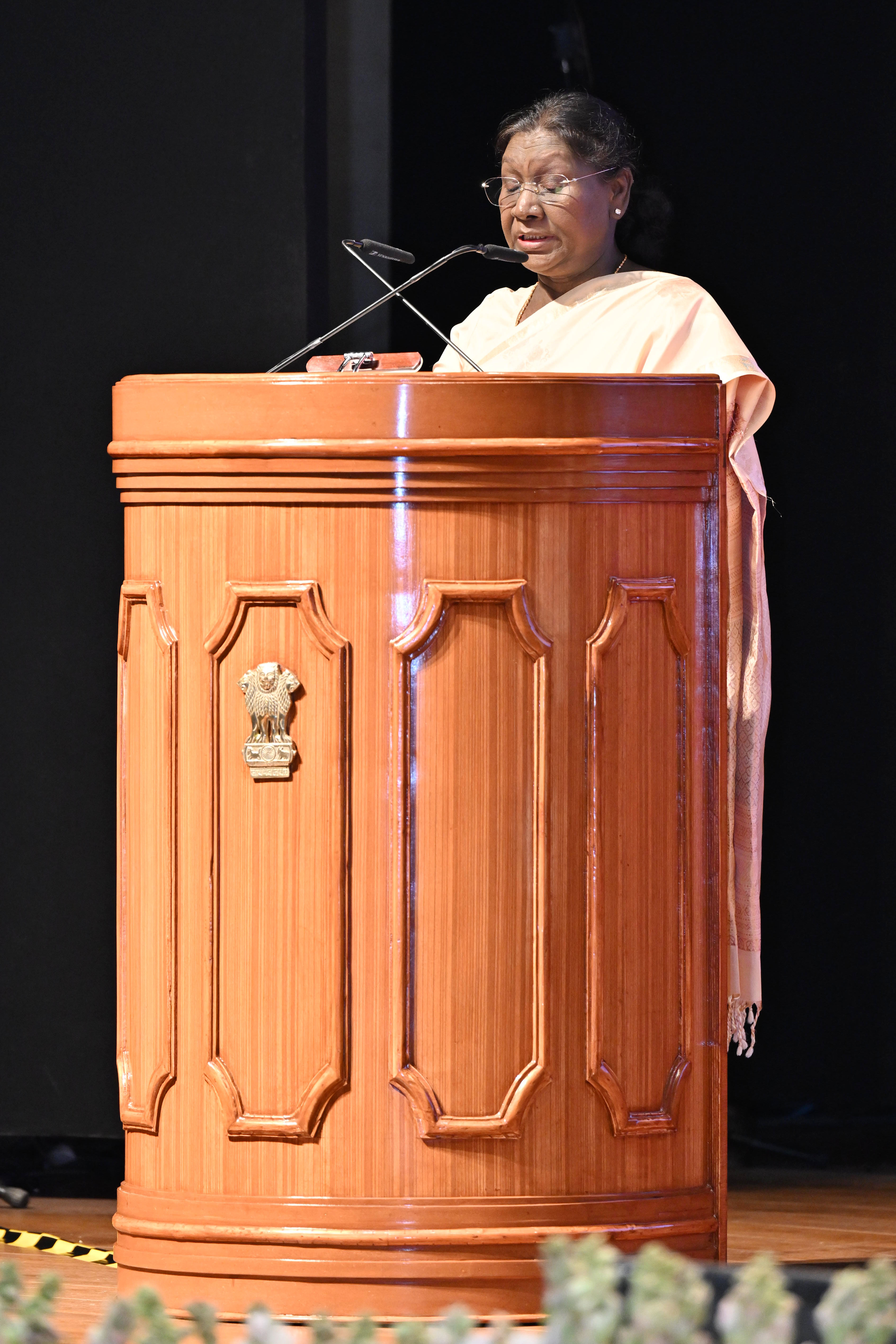 PRESIDENT OF INDIA UNVEILS BUST OF CHAKRAVARTI RAJAGOPALACHARI AND GRACES RAJAJI UTSAV AT RASHTRAPATI BHAVAN