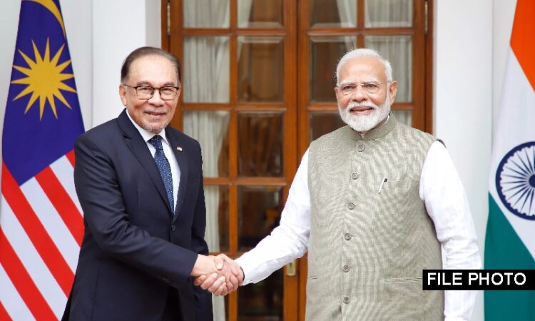 Prime Minister Speaks with Prime Minister of Malaysia