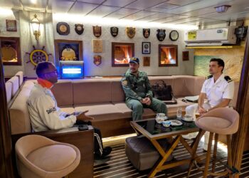 IN A HISTORIC FIRST, INS SUDARSHINI ARRIVES AT LAS PALMAS, SPAIN