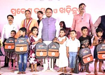 CM Majhi Inaugurates Vidyarambh Utsav; Pushes For 100% School Enrolment