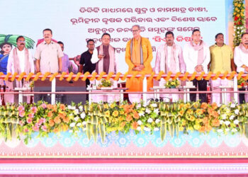 CM Majhi Unveils ‘Ama Bihana Ratha’, Transfers Rs 838 Cr Under CM-Kisan Scheme