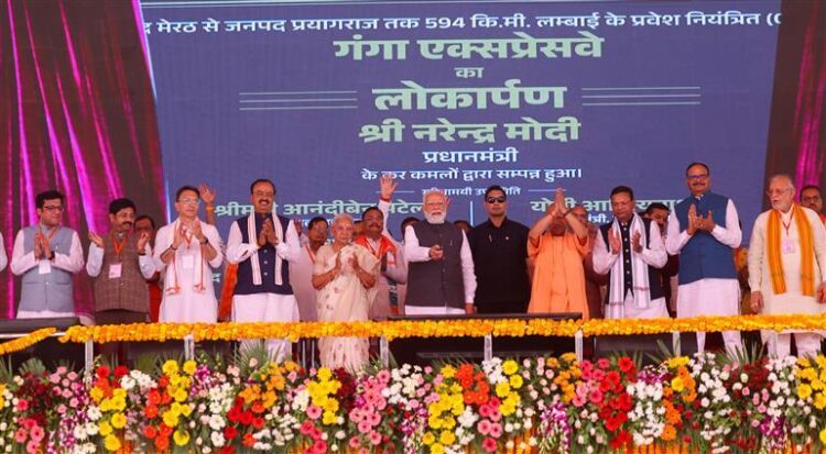 Prime Minister Shri Narendra Modi Inaugurates 594-km long Access-Controlled Greenfield Ganga Expressway in Hardoi, Uttar Pradesh