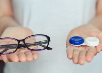 Glasses or contact lenses? What works better for your eyes
