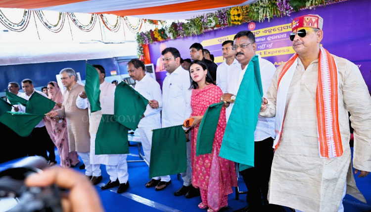 Odisha CM, Railway Minister Flag Off New Puri-Koraput Express