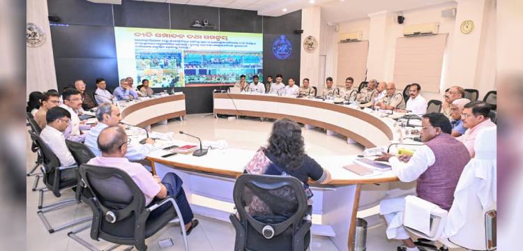 Odisha CM Reviews Rath Yatra Preparedness, Stresses Seamless Coordination
