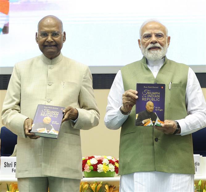 Prime Minister Shri Narendra Modi releases Autobiography of Former President Shri Ram Nath Kovind